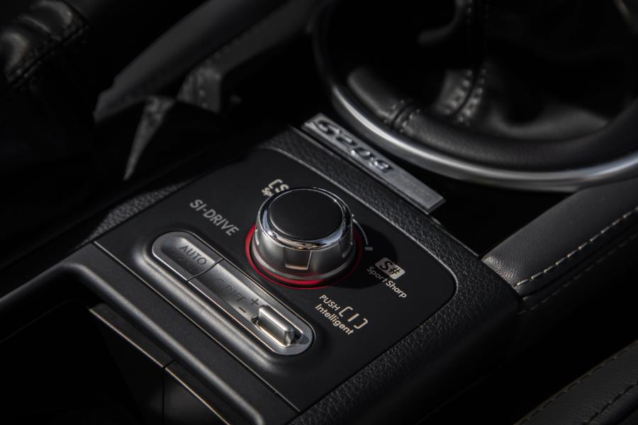 Детали интерьера Subaru WRX STI S209 2019 года  (NA) (фото 35 из 44)